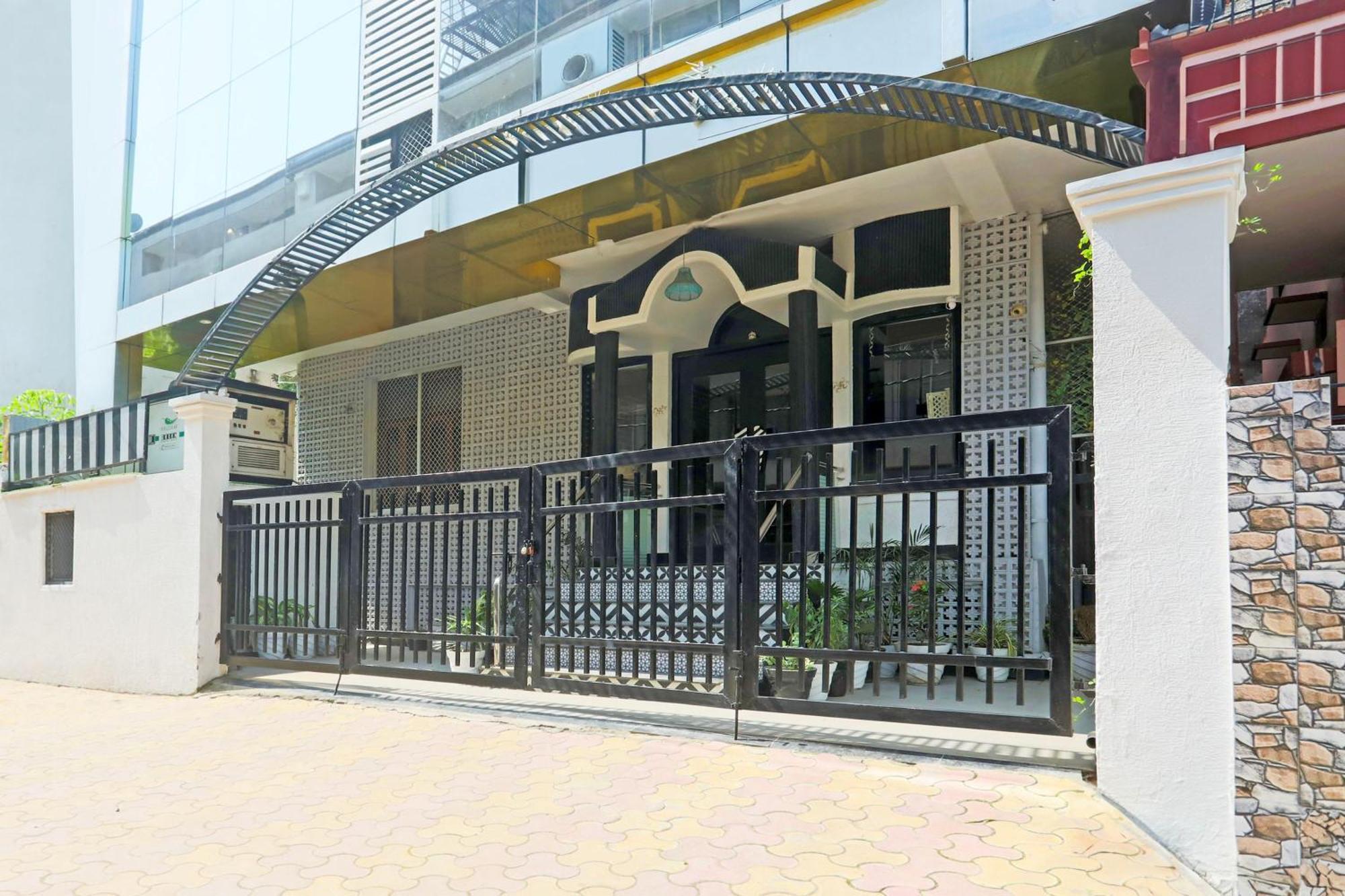 Super Townhouse Cantonment Varanasi Formerly Sarin Inn Exterior photo