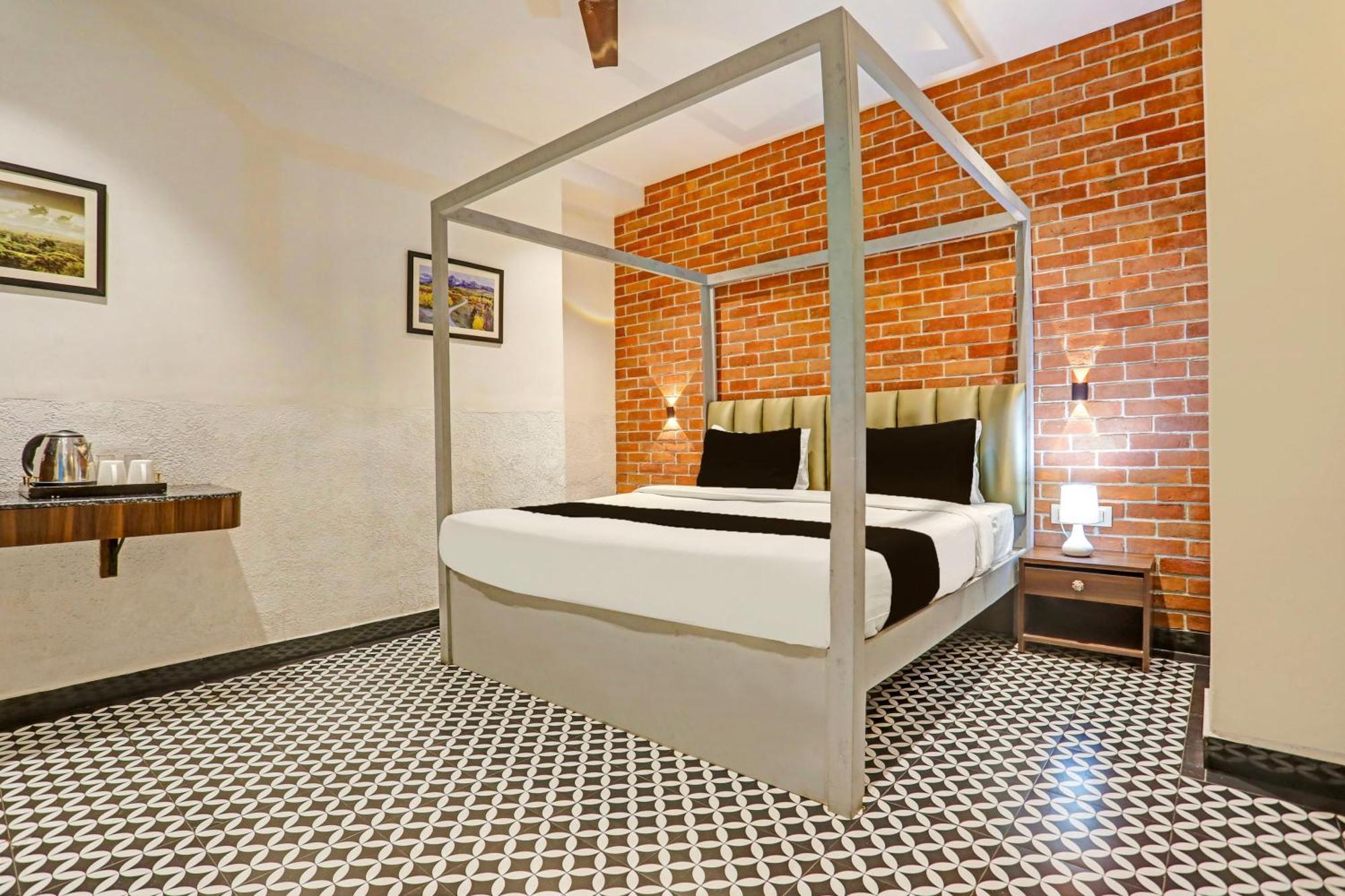 Super Townhouse Cantonment Varanasi Formerly Sarin Inn Exterior photo