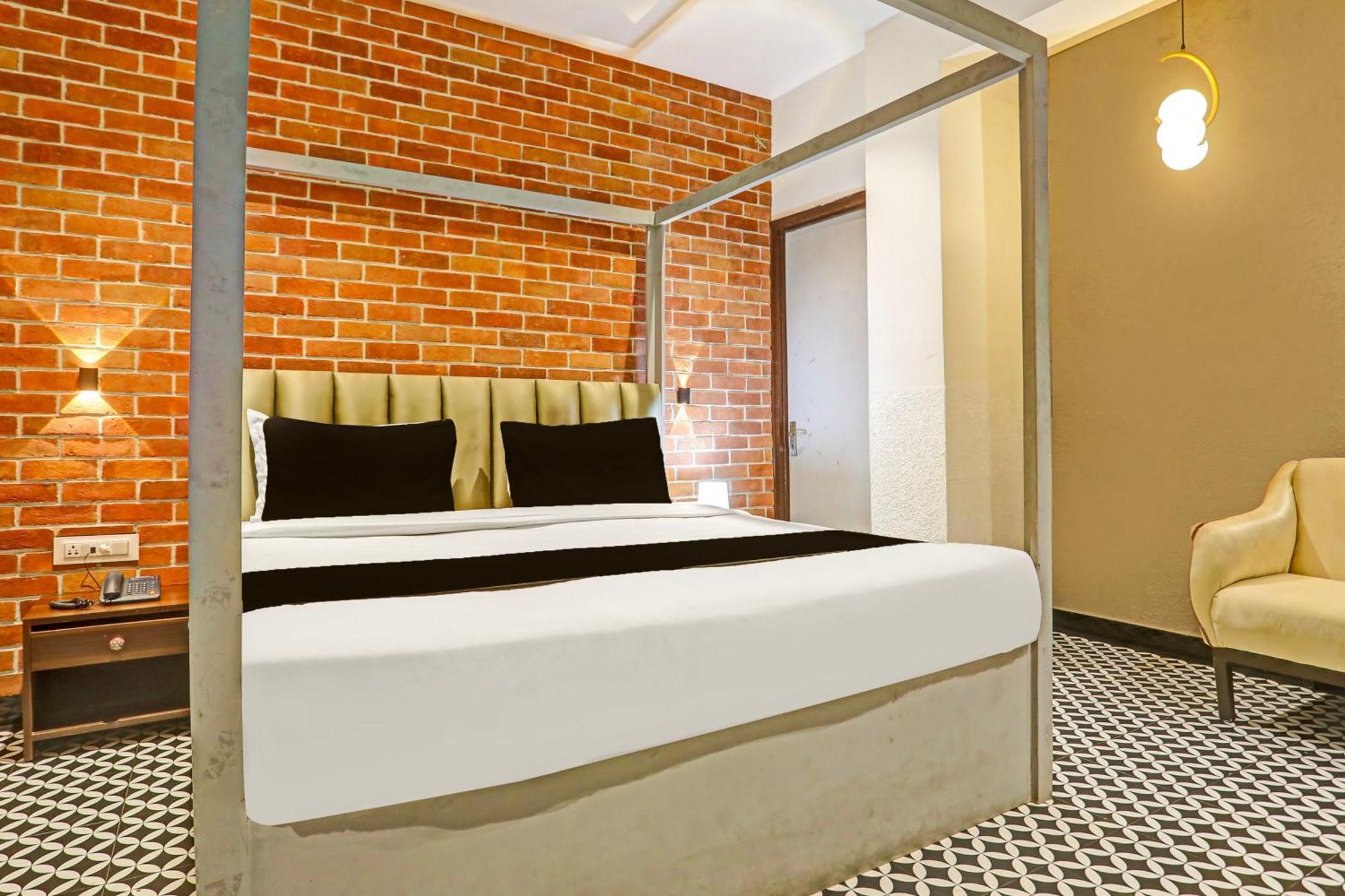 Super Townhouse Cantonment Varanasi Formerly Sarin Inn Exterior photo